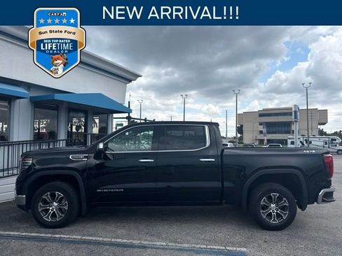 Used 2025 GMC Sierra 1500 SLT AWD/4WD image 1