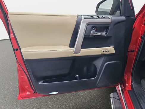 Used 2015 Toyota 4Runner Limited AWD/4WD image 29