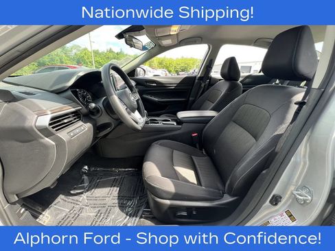 Used 2024 Nissan Altima 2.5 SV FWD image 26