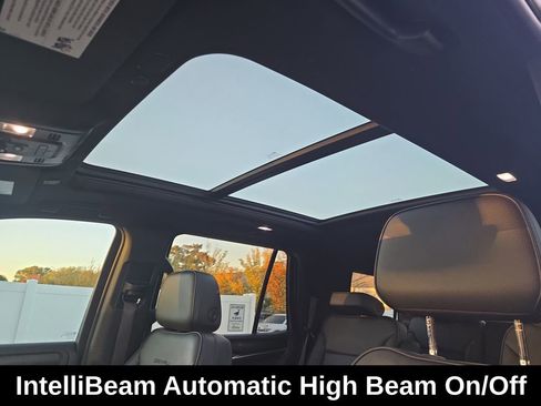 Used 2022 GMC Yukon Denali w/ Denali Premium Package image 27