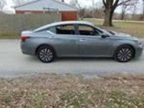 Used 2024 Nissan Altima 2.5 SV image 7