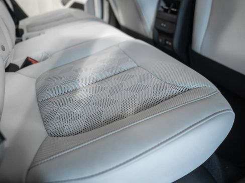 New 2026 Jeep Cherokee Overland w/ Trailer Tow Group AWD/4WD image 35