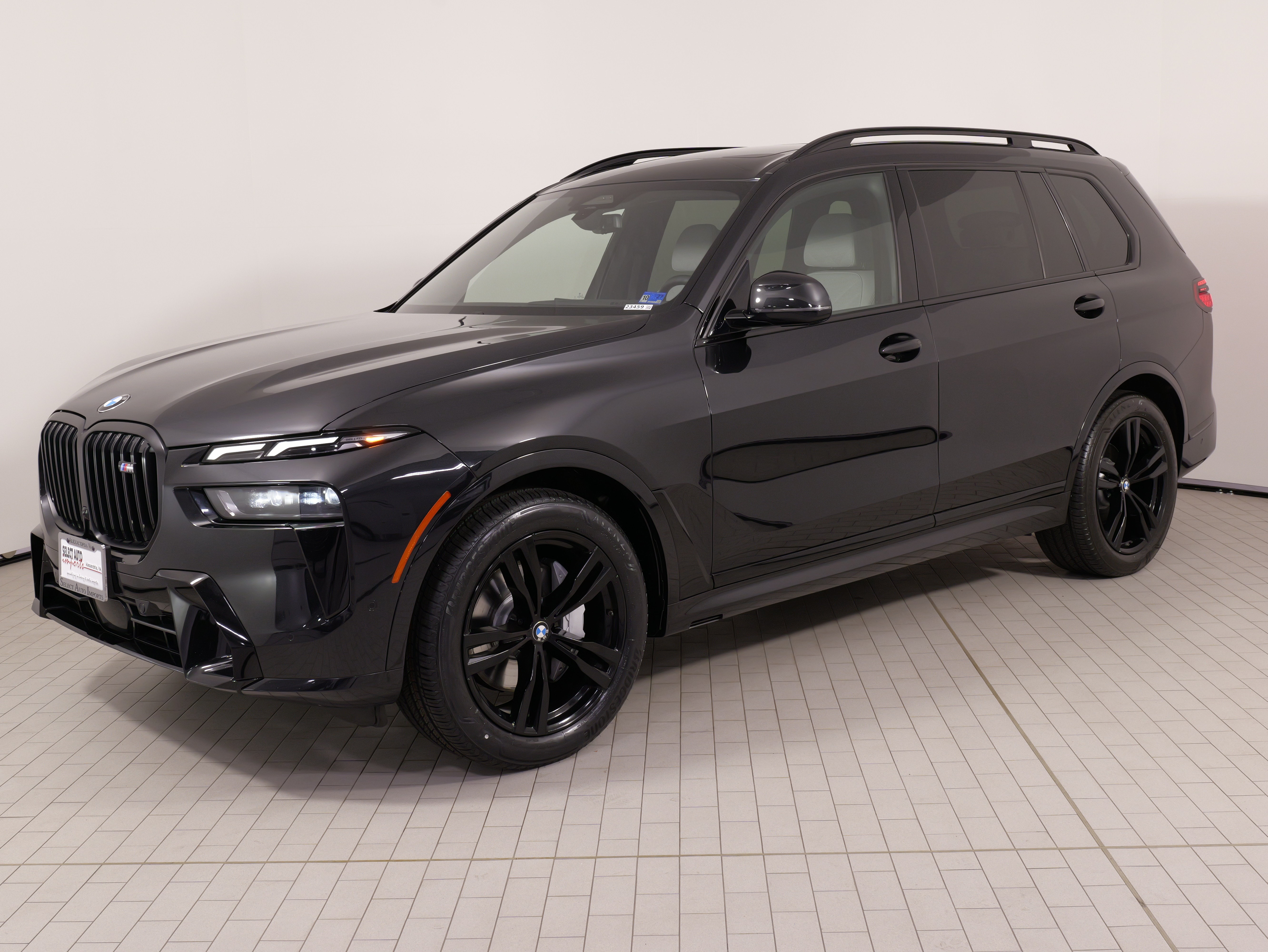 Used 2024 BMW X7 xDrive40i w/ M Sport Package AWD/4WD image 3