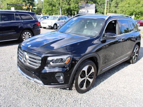 Used 2024 Mercedes-Benz GLB 250 image 2