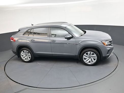 Used 2022 Volkswagen Atlas Cross Sport SE w/ Panoramic Sunroof Package image 28