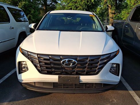 Used 2024 Hyundai Tucson SE FWD image 3