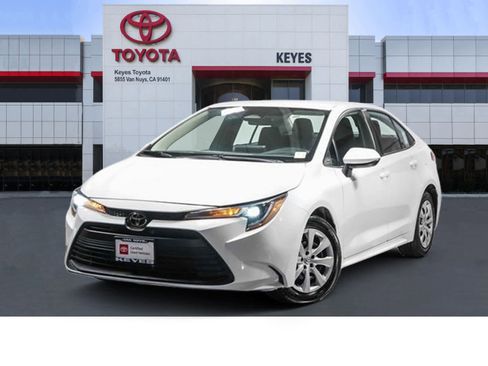 Certified 2023 Toyota Corolla LE image 1