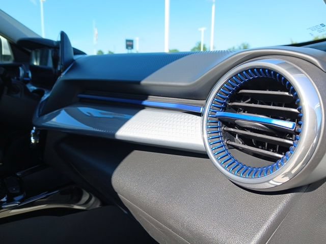 Used 2025 Chevrolet Trax LT w/ Driver Confidence Package FWD image 25