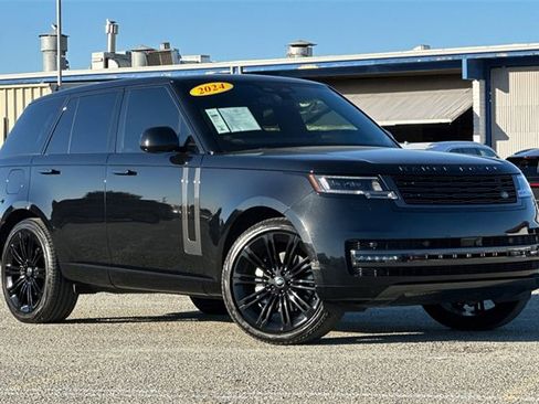 Used 2024 Land Rover Range Rover SE image 2