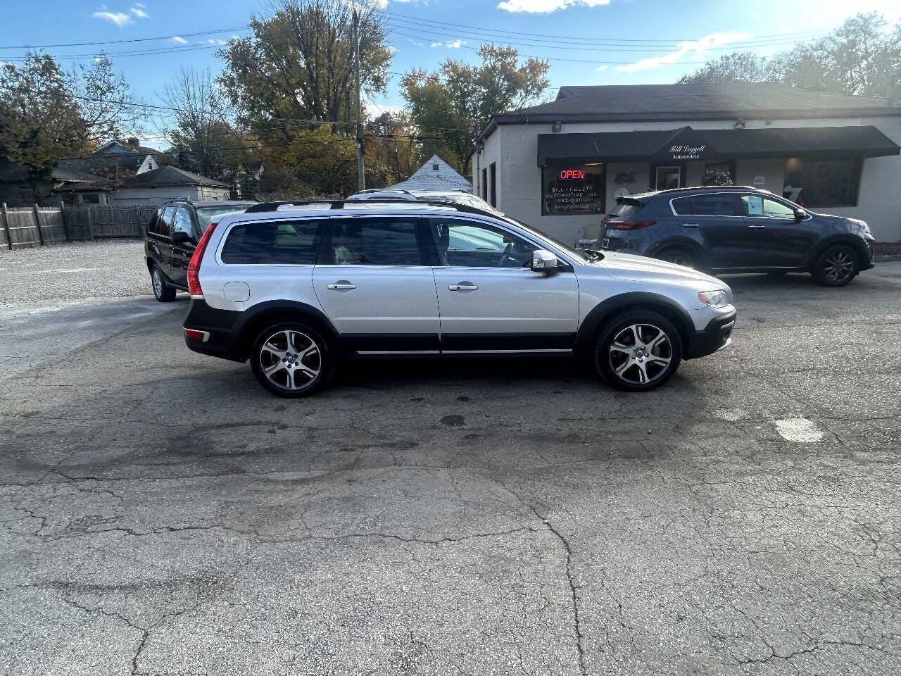 Used 2015 Volvo XC70 T6 w/ Proximity Package AWD/4WD image 13