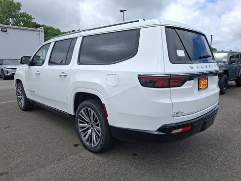 New 2025 Jeep Wagoneer L Series II image 3