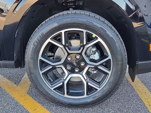 New 2026 Ford Maverick Lariat AWD/4WD image 7