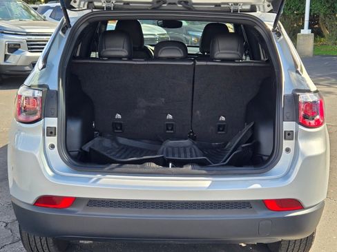 Used 2024 Jeep Compass Latitude image 13