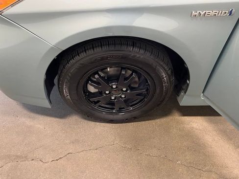 Used 2015 Toyota Prius Three FWD image 30