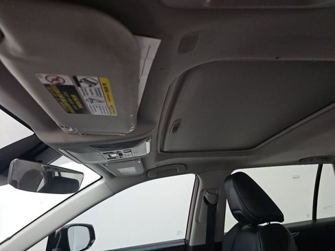 Used 2023 Toyota RAV4 XLE Premium image 9