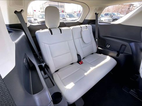 Used 2025 Ford Explorer Platinum w/ Ultimate Package AWD/4WD image 26