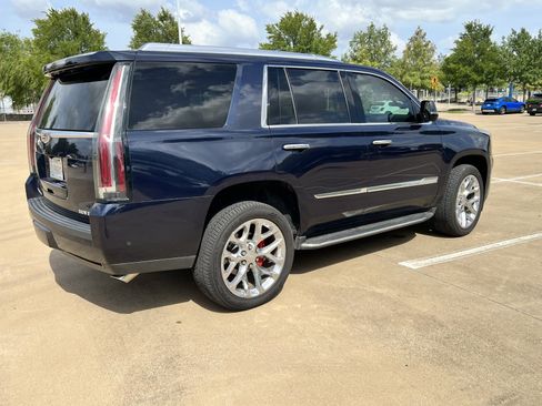 Used 2017 Cadillac Escalade Luxury RWD image 13