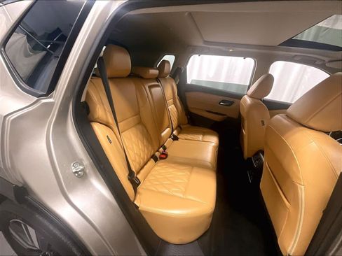 Used 2022 Nissan Rogue Platinum w/ Head-Up Display Package image 16