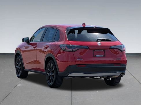 Certified 2025 Honda HR-V Sport image 3