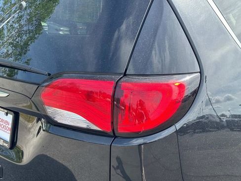 Used 2023 Chrysler Voyager LX FWD image 12