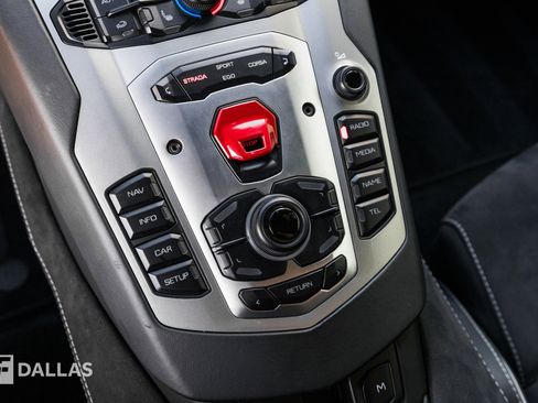 Used 2018 Lamborghini Aventador S image 31