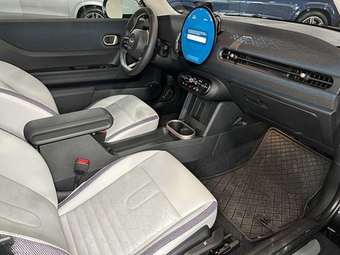 Used 2026 MINI Cooper 2-Door Hardtop FWD image 11