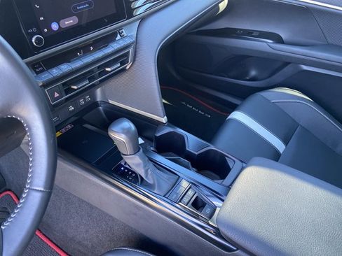 Used 2025 Toyota Camry SE image 23