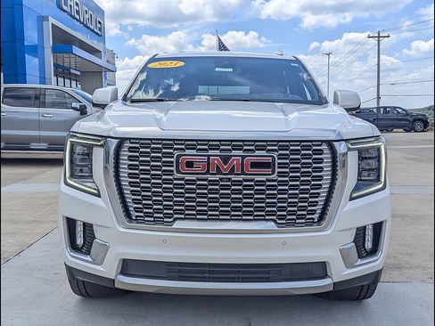 Used 2023 GMC Yukon XL Denali w/ LPO, Floor Liner Package AWD/4WD image 11