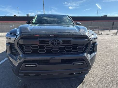 New 2025 Toyota Tacoma TRD Off-Road image 9