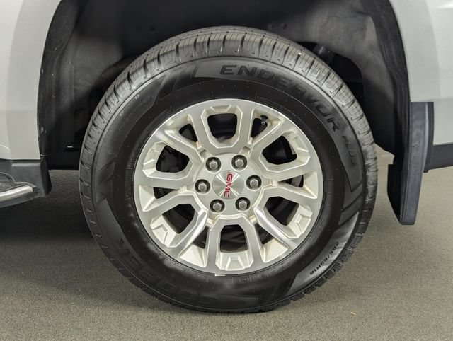 Used 2017 GMC Yukon SLE AWD/4WD image 10