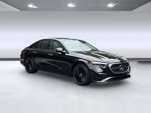 Used 2024 Mercedes-Benz E 350 4MATIC Sedan image 7