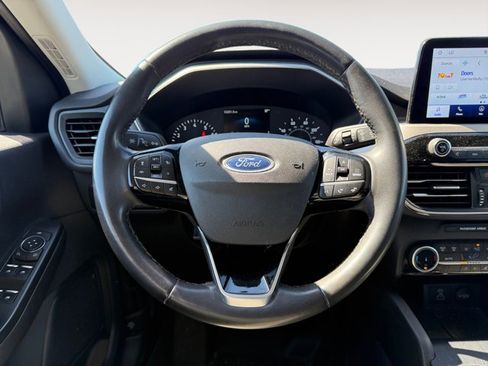 Used 2022 Ford Escape SE w/ SE Sport Appearance Package AWD/4WD image 19