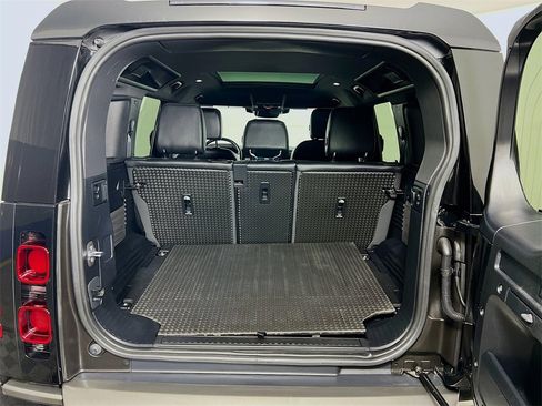 Used 2023 Land Rover Defender 110 X-Dynamic SE image 27