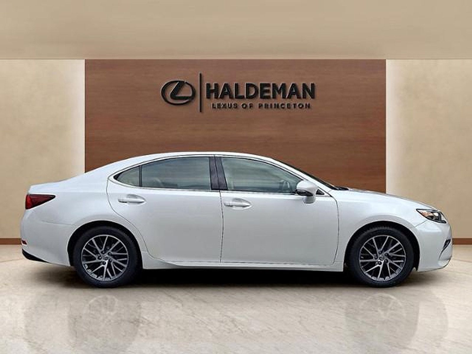 Used 2017 Lexus ES 350 FWD image 7