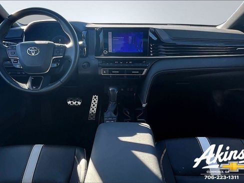 Used 2025 Toyota Camry SE image 7