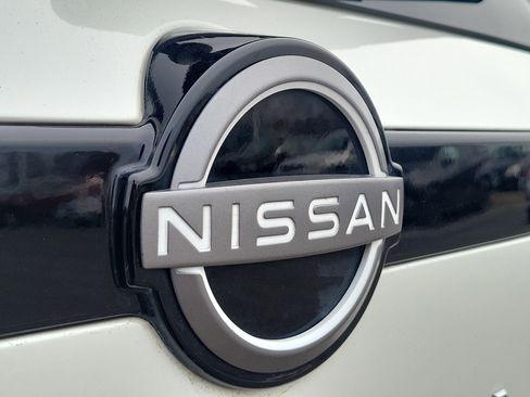 Used 2024 Nissan Pathfinder SV image 5