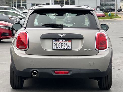 Used 2020 MINI Cooper 2-Door Hardtop image 8