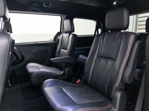 Used 2018 Dodge Grand Caravan GT image 26