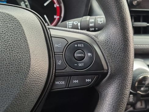 Certified 2025 Toyota RAV4 XLE AWD/4WD image 17