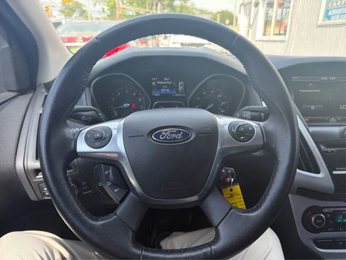 Used 2014 Ford Focus SE w/ Equipment Group 201A FWD image 20