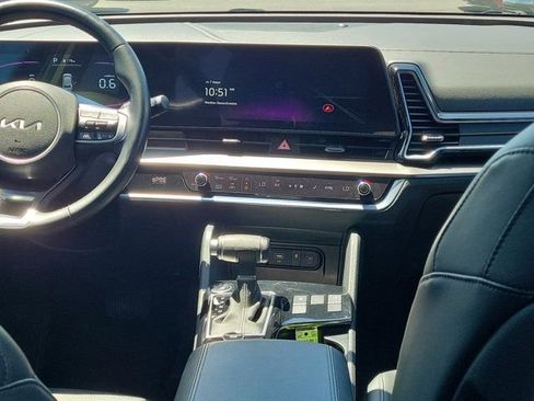 Used 2025 Kia Sportage EX FWD image 5