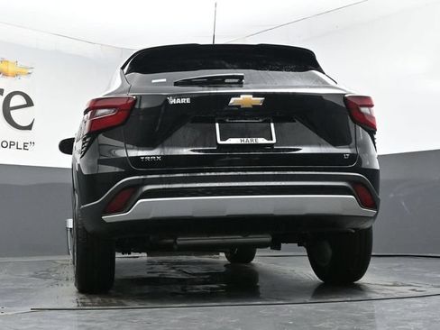 New 2026 Chevrolet Trax LT w/ Sunroof Package FWD image 32