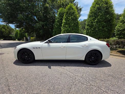 Used 2019 Maserati Ghibli S Q4 AWD/4WD image 2