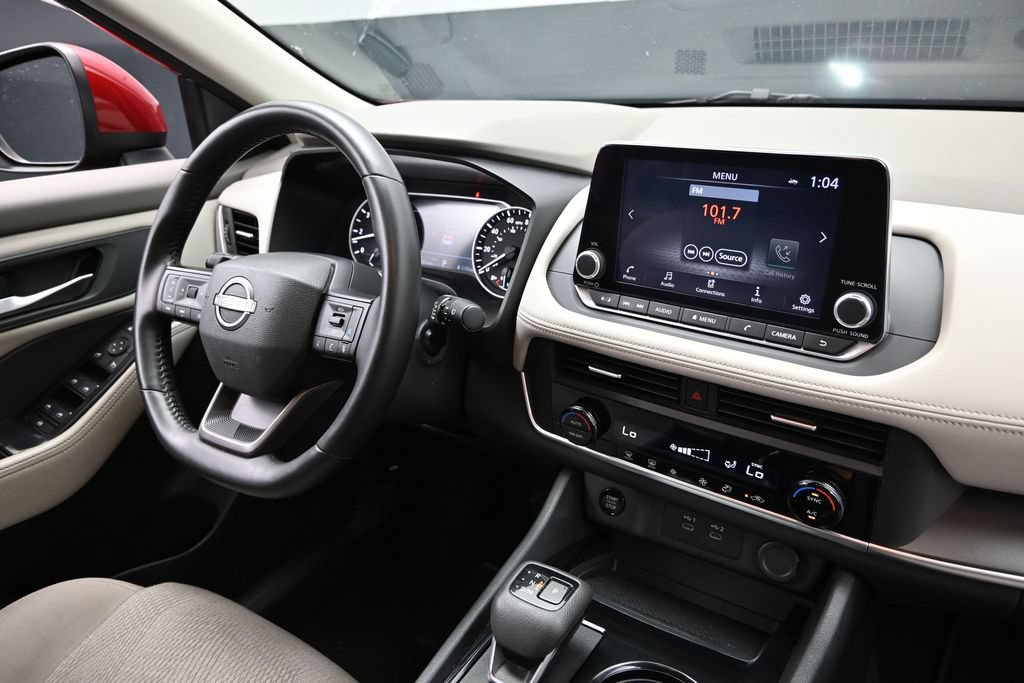 Used 2025 Nissan Rogue SV AWD/4WD image 15