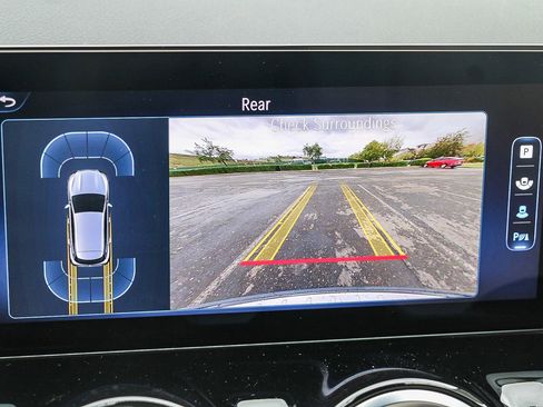 Certified 2025 Mercedes-Benz GLA 250 image 23