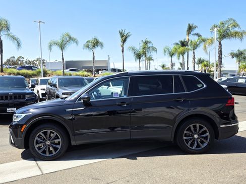 Used 2022 Volkswagen Tiguan SE FWD image 2
