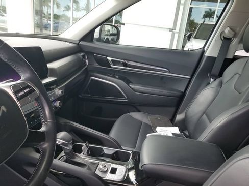Certified 2024 Kia Telluride LX FWD image 22