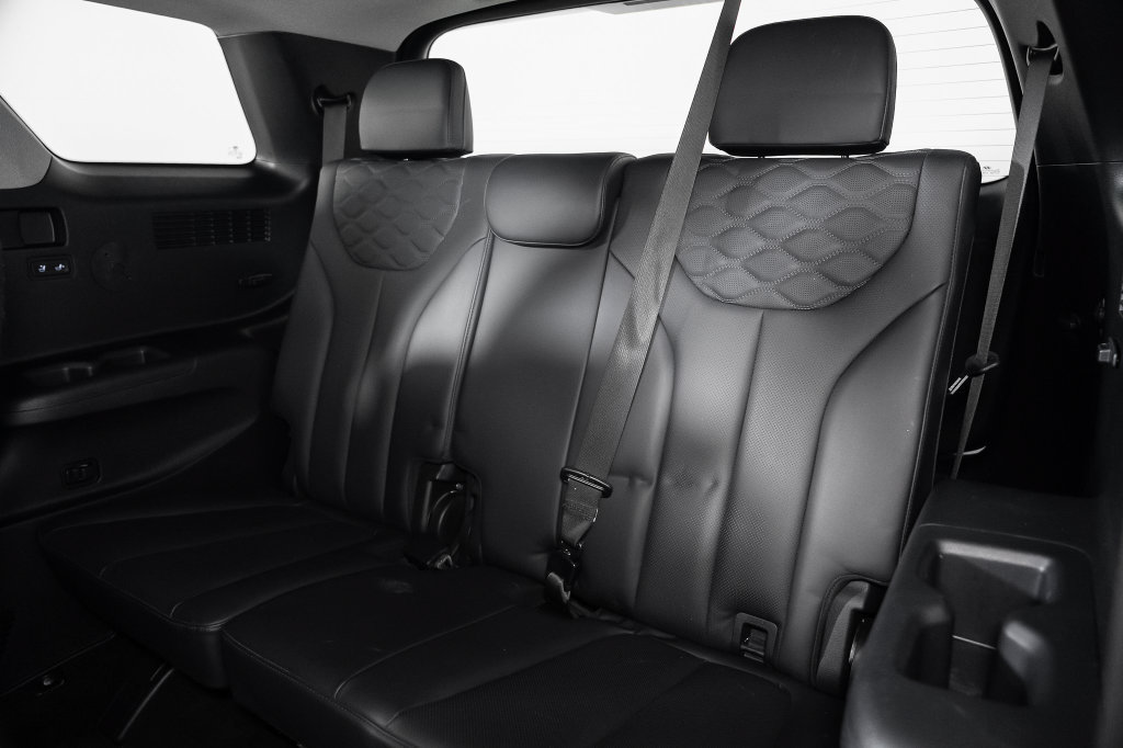 Certified 2022 Hyundai Palisade Limited FWD image 23