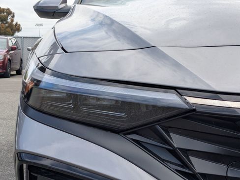 New 2025 Hyundai Elantra Limited image 6