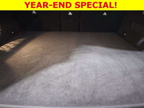 Used 2025 Mercedes-Benz GLC 300 4MATIC image 46